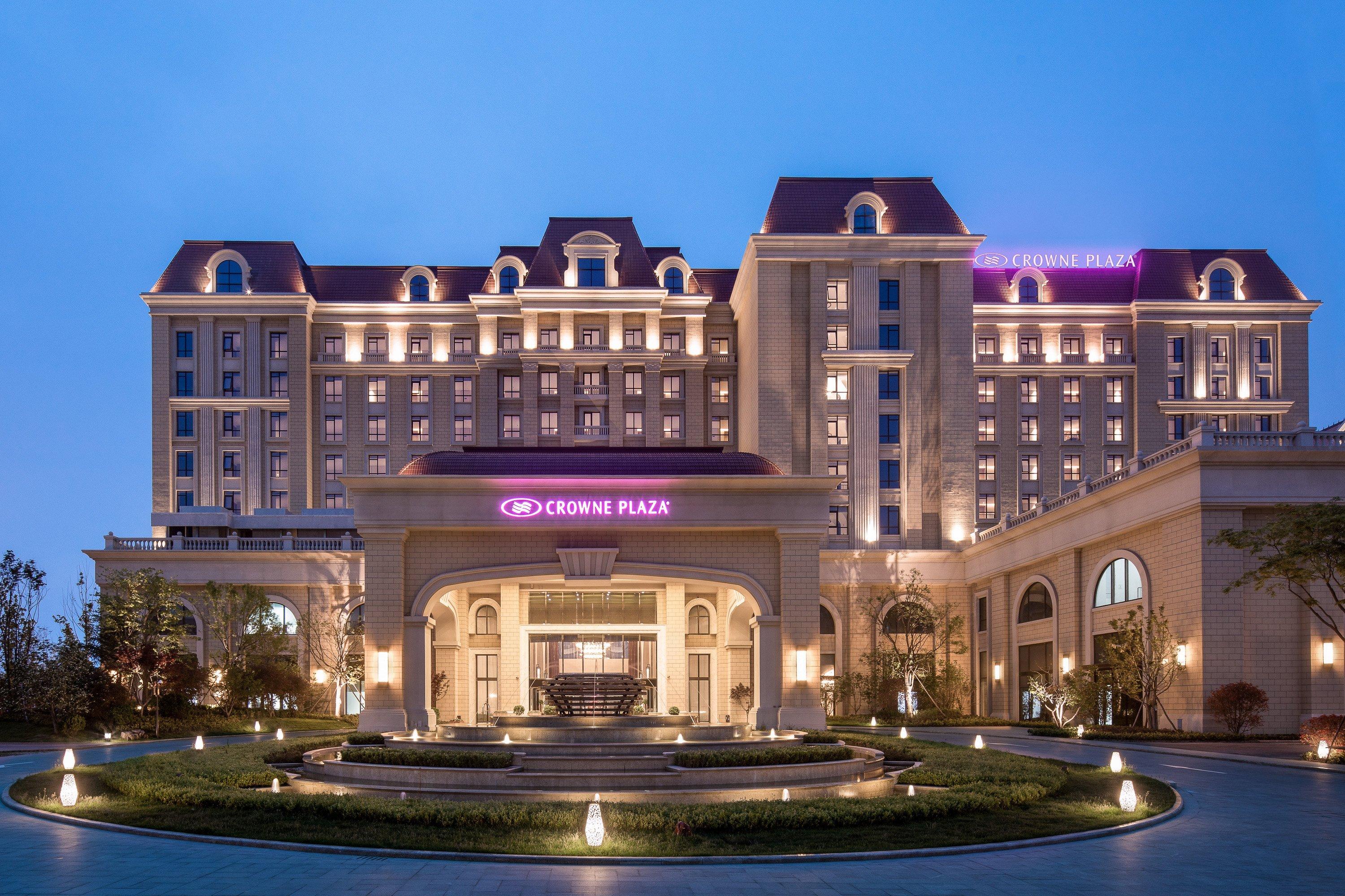ホテル Crowne Plaza Qingdaoorientalmoviemetropolis By Ihg エクステリア 写真
