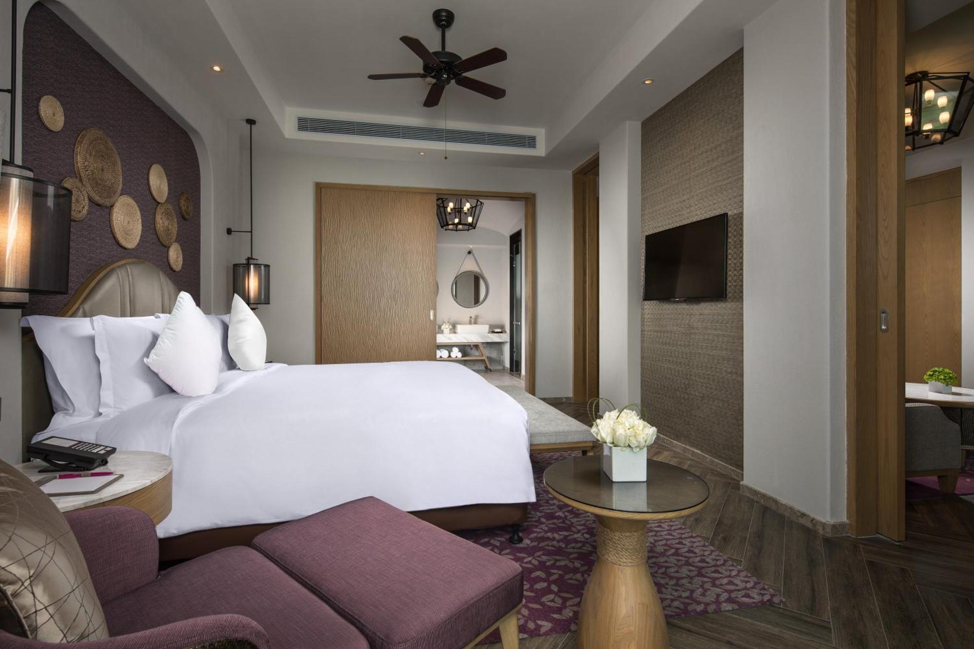 ホテル Crowne Plaza Qingdaoorientalmoviemetropolis By Ihg エクステリア 写真