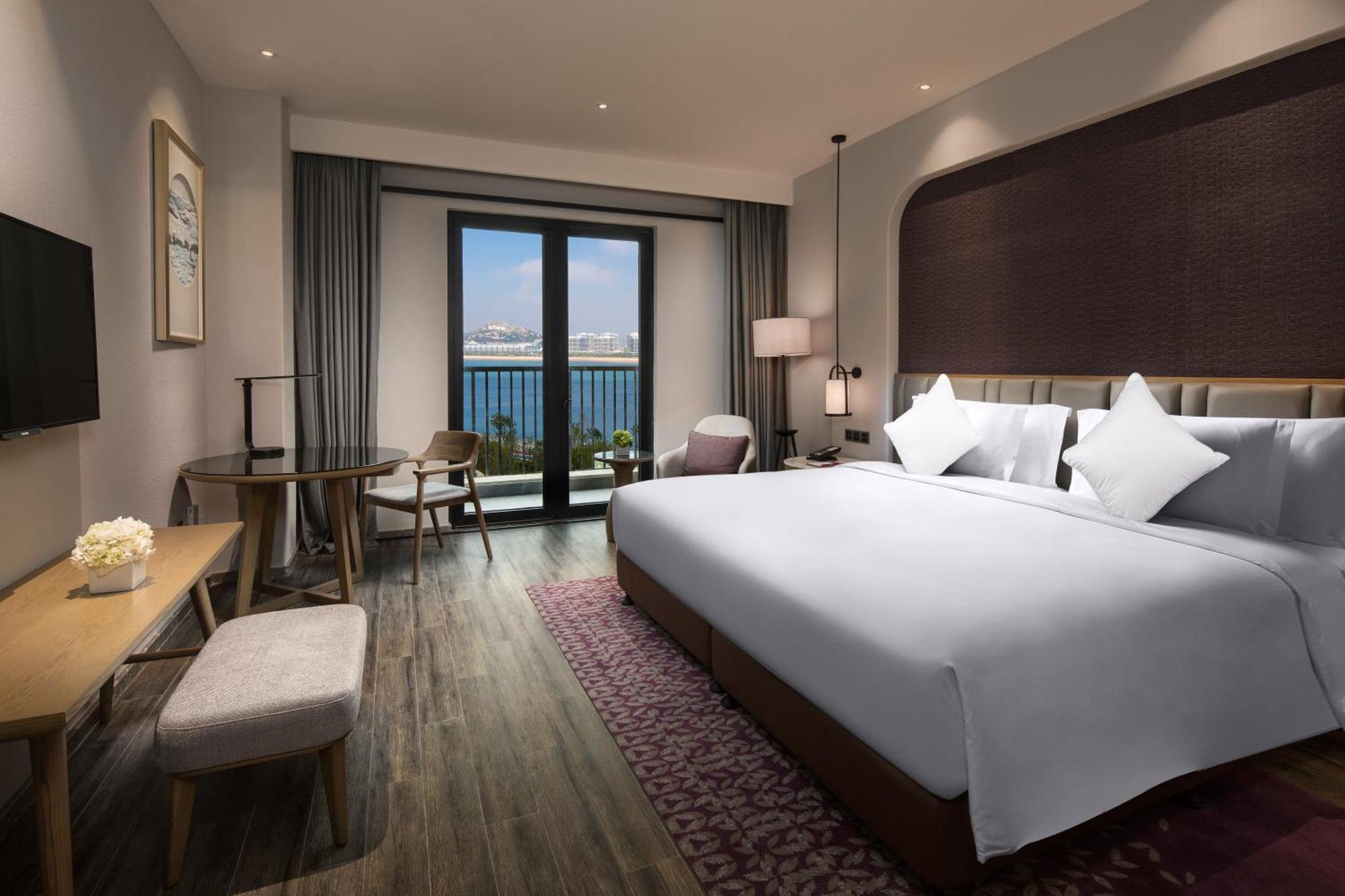 ホテル Crowne Plaza Qingdaoorientalmoviemetropolis By Ihg エクステリア 写真