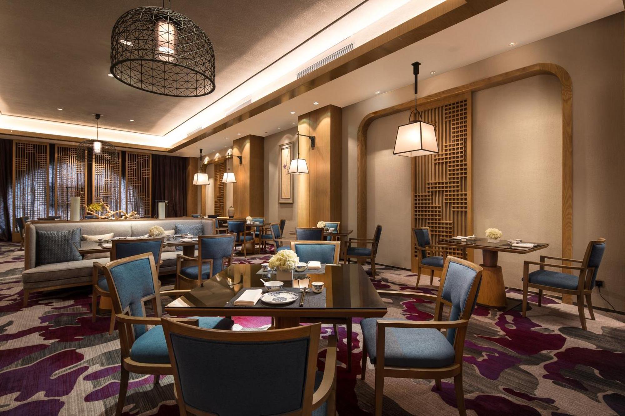 ホテル Crowne Plaza Qingdaoorientalmoviemetropolis By Ihg エクステリア 写真