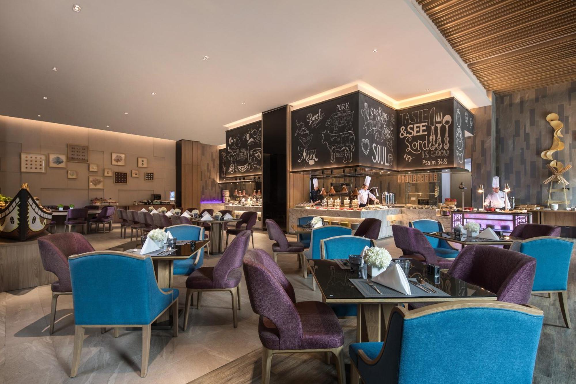 ホテル Crowne Plaza Qingdaoorientalmoviemetropolis By Ihg エクステリア 写真