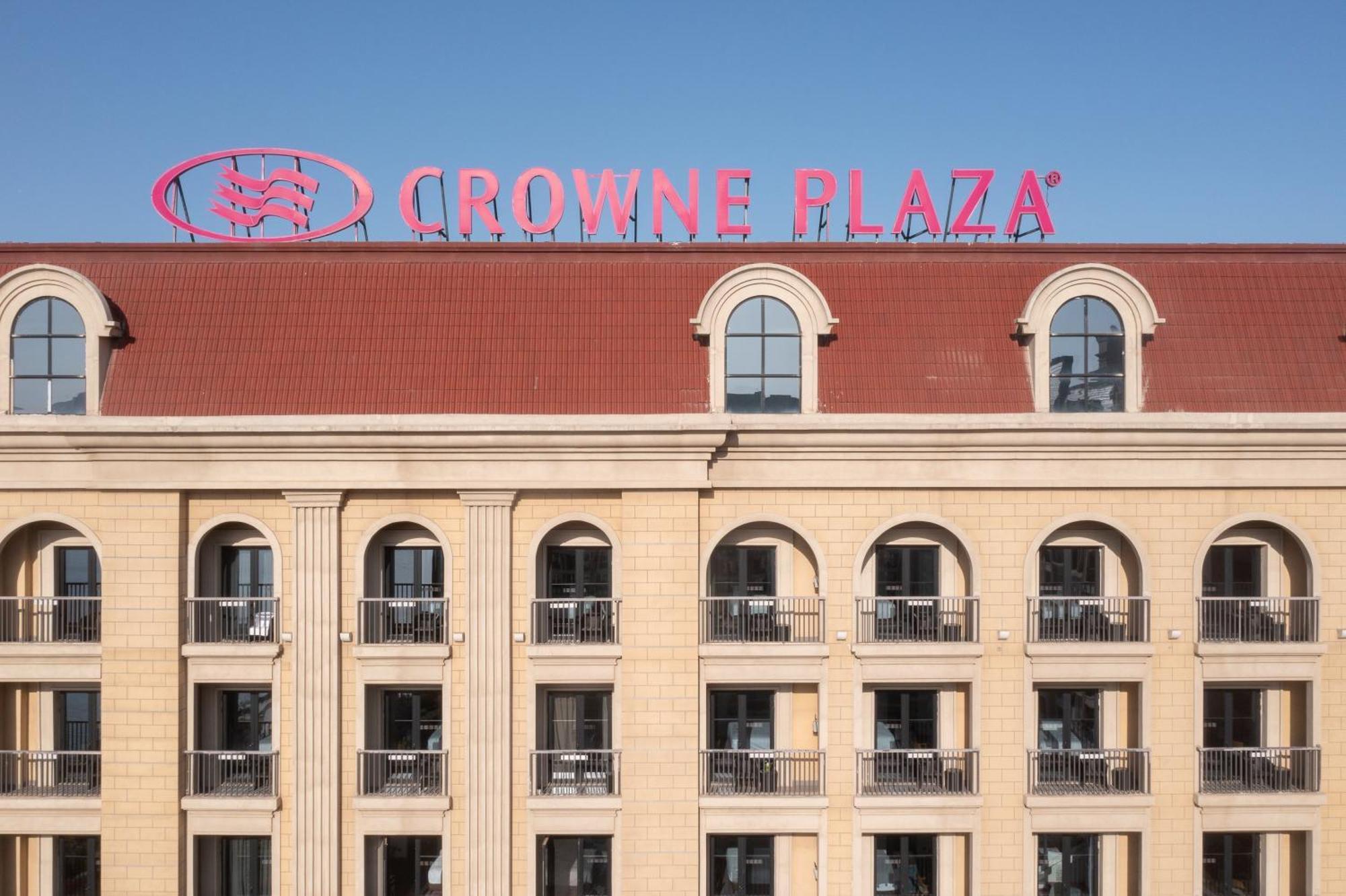 ホテル Crowne Plaza Qingdaoorientalmoviemetropolis By Ihg エクステリア 写真