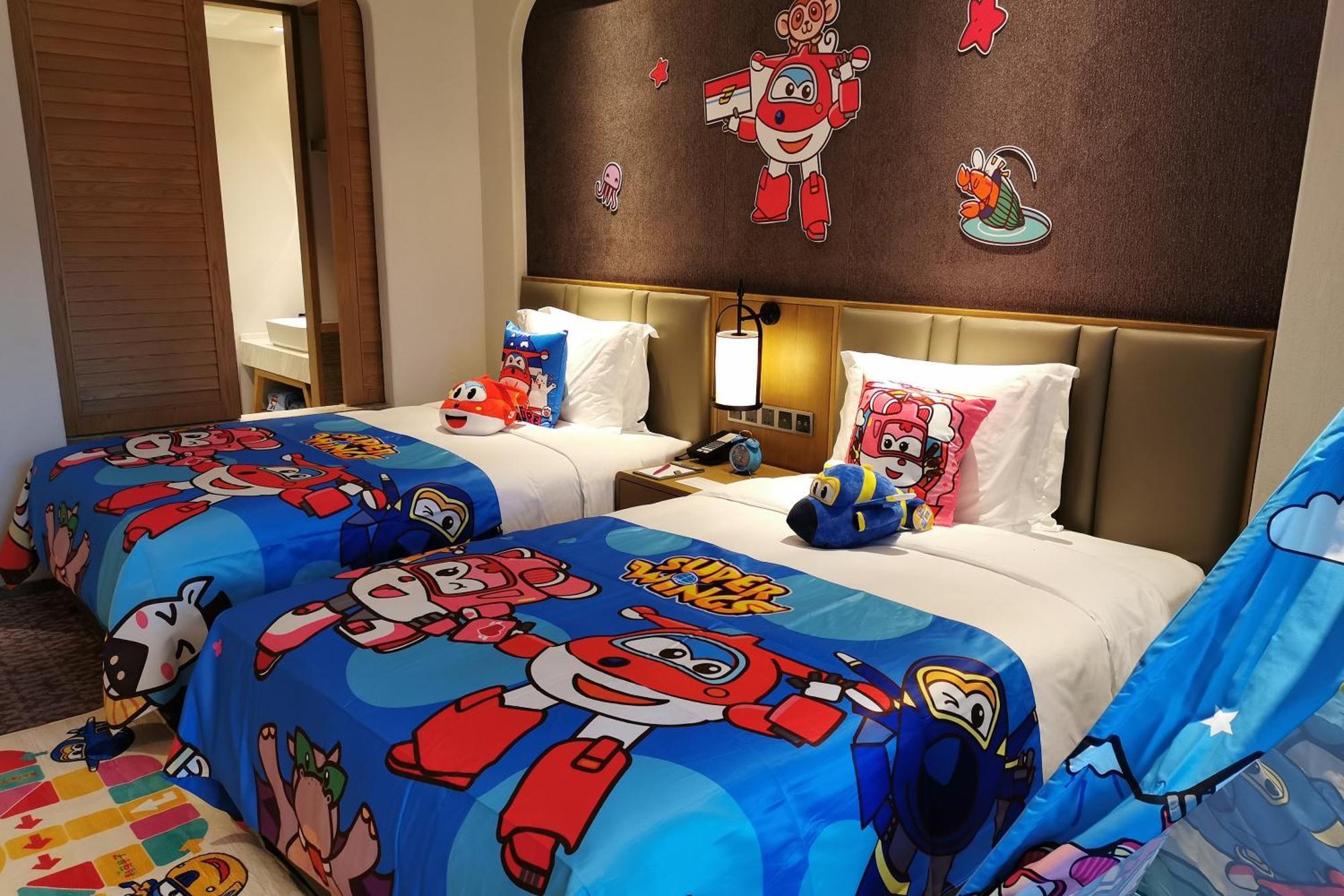 ホテル Crowne Plaza Qingdaoorientalmoviemetropolis By Ihg エクステリア 写真